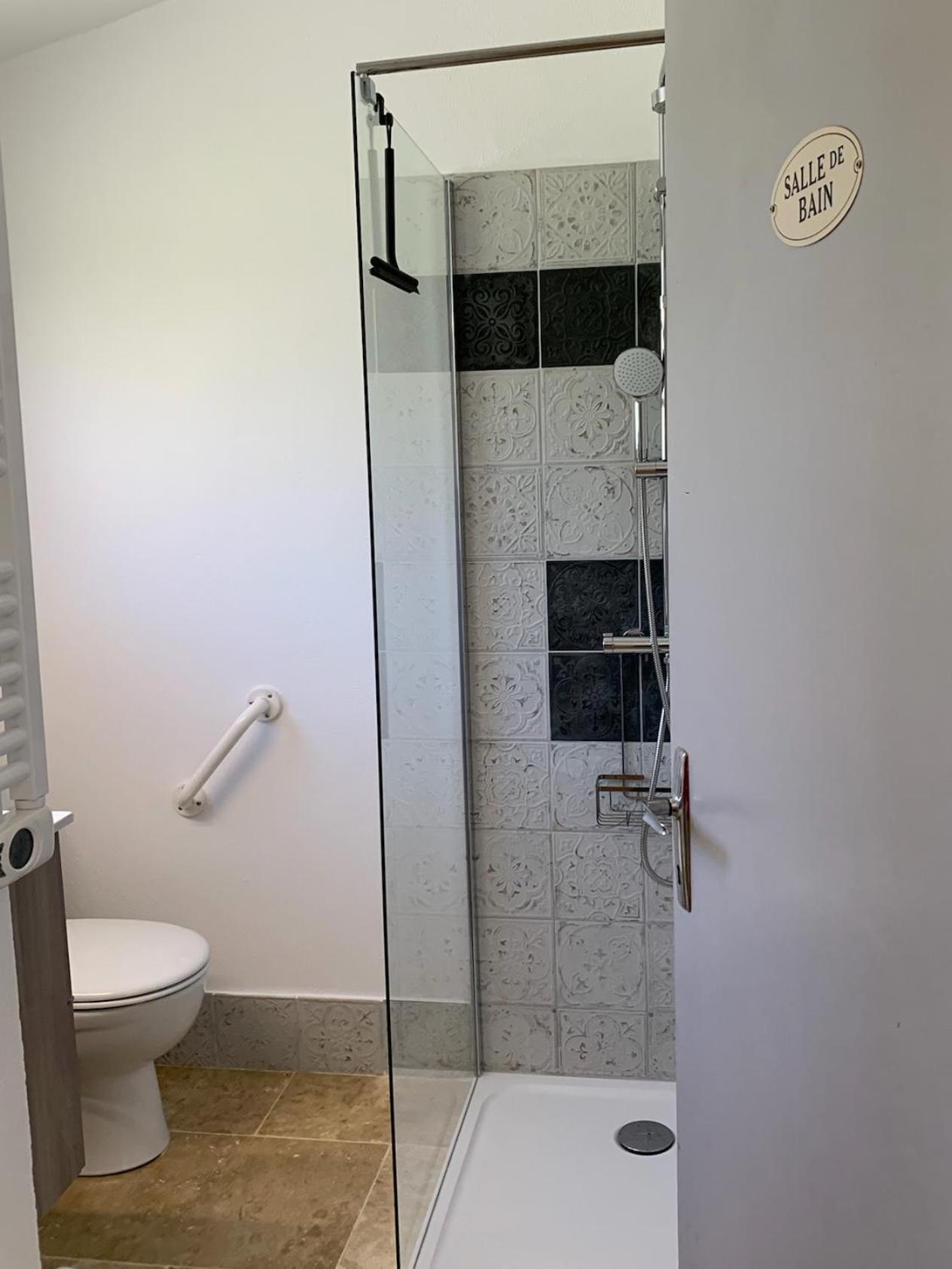 Gite La Loge 142 Route De Carpentras 84210 Venasque Ngoại thất bức ảnh